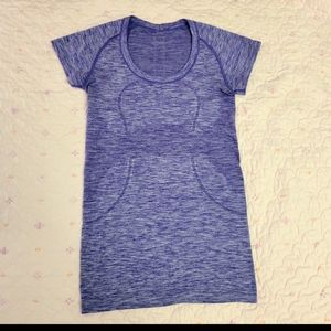 Lululemon tee